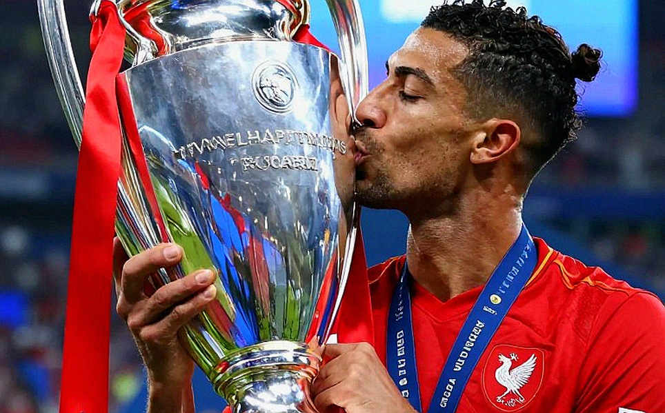Ronaldo Và Chiếc Ghế Dự Bị: Khi Huyền Thoại Học Cách Nhường Sân Khấu